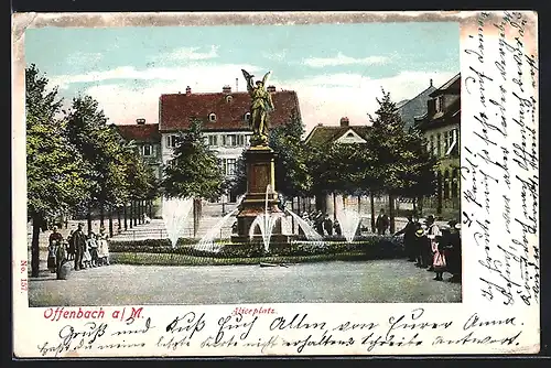 AK Offenbach a. M., Besucher auf dem Aliceplatz