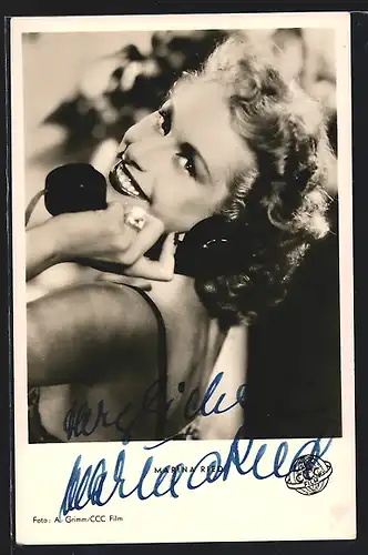AK Schauspielerin Marina Ried verführerisch am Telefon, mit original Autograph