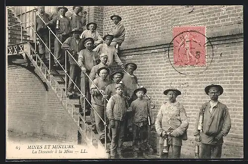 AK Mines et Mineurs, La descente a la Mine, Bergbauarbeiter auf der Treppe