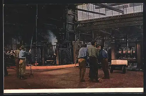 AK Inneres einer Fabrik mit Arbeitern