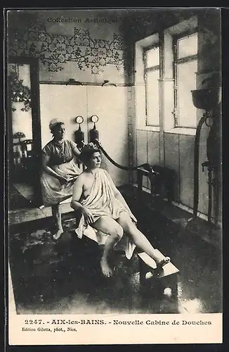 AK Aix-les-Bains, Nouvelle Cabine de Douches, Dame sitzt in einer Duschkabine, Badekultur
