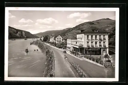 AK Assmannshausen / Rhein, Rheinpromenade mit Brennauer's Hotel Mohren