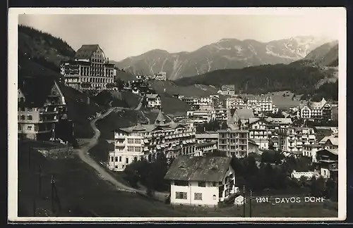 AK Davos Dorf, Ortsansicht in den Bergen