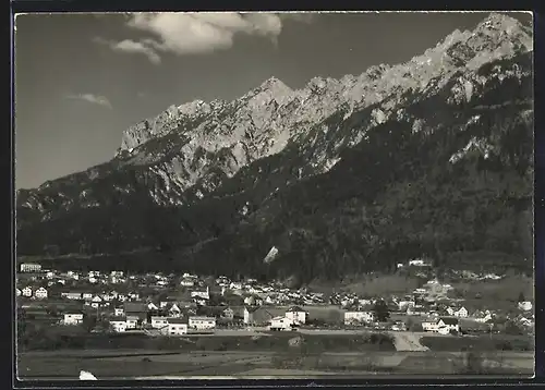 AK Vaduz, Teilansicht gegen die Berge
