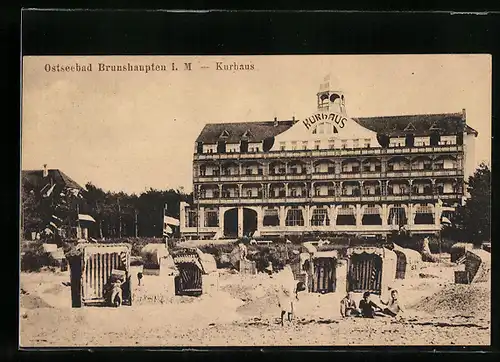 AK Brunshaupten i. M., Strandpartie vorm Kurhaus mit Gästen