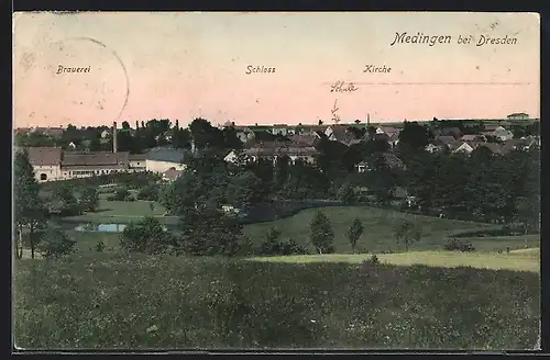 AK Medingen / Dresden, Blick auf Brauerei, Schloss und Kirche