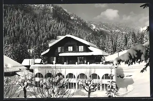 AK Beatenberg, Waldegg, Ferienheim Bärnermutz im Winter