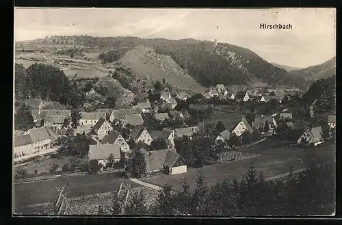 AK Hirschbach, Ortsansicht mit Häusern und Felder von Anhöhe aus