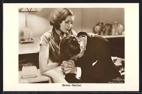 AK Schauspielerin Greta Garbo in einer Fimlrolle