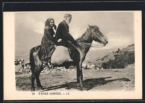 AK Korsika / Corse, Types Corses, Älterers Paar reitet auf einem Pferd