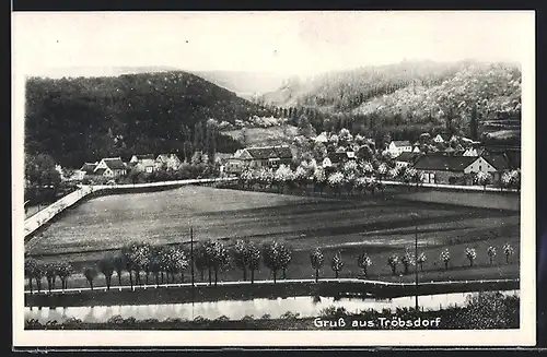 AK Tröbsdorf, Ortsansicht gegen Hügellandschaft