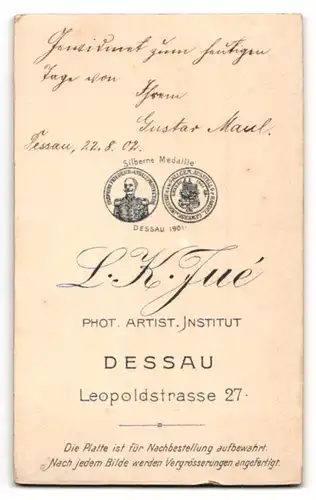 Fotografie L. K. Jue, Dessau, anhaltinischer Uffz. Gustav Maul in Uniform mit Schützenschnur, 1902