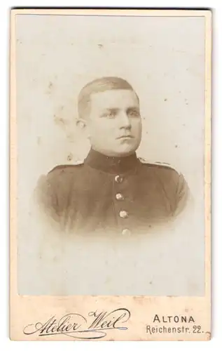 Fotografie Atelier Weil, Altona, hamburger Soldat in Uniform