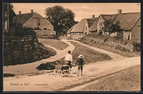 AK Keitum a. Sylt, Friesenhäuser und Kinder mit Karren