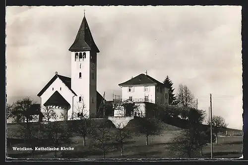 AK Wetzikon, Katholische Kirche im Herbst