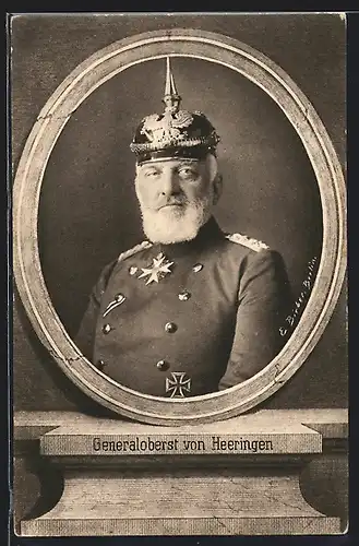 AK Generaloberst von Heeringen in Uniform mit Abzeichen und Orden, Pickelhaube