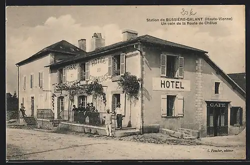 AK Bussière-Galant, Un coin de la Route de Châlus