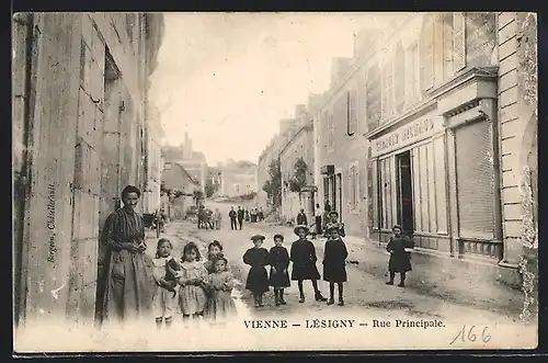 AK Lésigny, Rue Principale, Strassenpartie