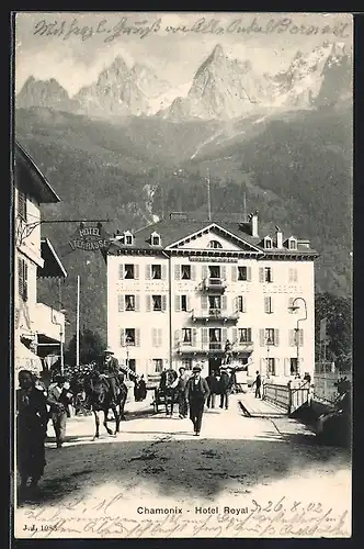 AK Chamonix, Hôtel Royal, Promeneurs