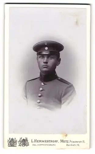Fotografie L. Hermestroff, Metz, Soldat in Uniform Rgt. 4 mit Schirmmütze