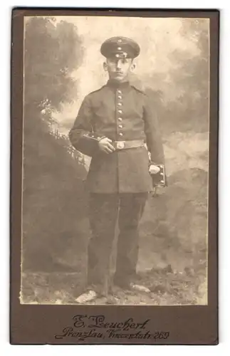 Fotografie E. Leuchert, Prenzlau, junger Soldat in Uniform mit Portepee