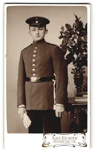Fotografie Alex. Richter, Kamenz i. S., junger sächsischer Soldat in Uniform mit Portepee