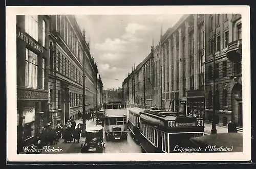 AK Berlin, Leipzigerstrasse mit berliner Verkehr, Autos u. Strassenbahn
