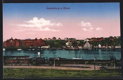 AK Sonderburg a. Alsen, Ortsansicht über Bahntrassen und Fluss
