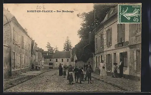AK Roissy-en-France, Rue Maubeuge, Strassenpartie