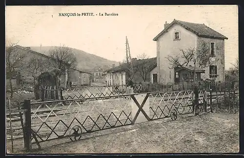 AK Nancois-le-Petit, La Barrière, Bahnübergang