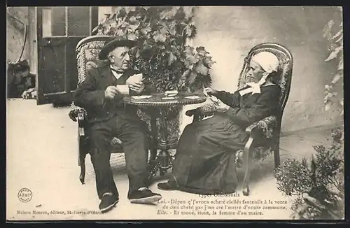 AK Aquitanien / Aquitaine, Types Oleronnais, ein altes Ehepaar spielt Karten