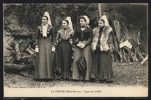 AK La Crèche, Types de Coiffes, Aquitanien / Aquitaine, vier Frauen in Tracht