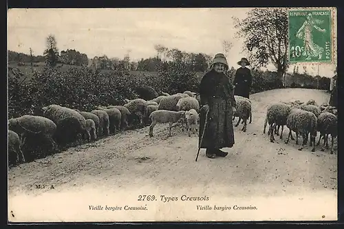 AK Aquitanien / Aquitaine, Vieille bergère Creusoise