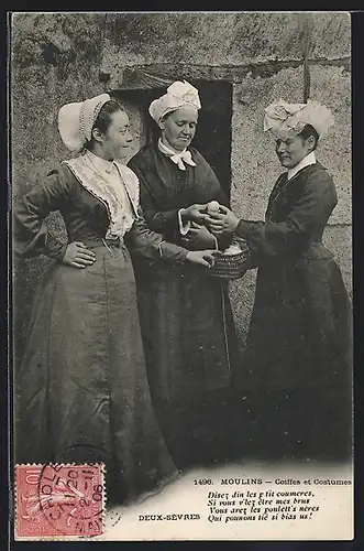AK Moulins /Aquitaine, Coiffes et Costumes, Drei Frauen in Tracht