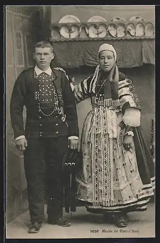 AK Mariés de Pont-l`Abbé, in Tracht der Bretagne