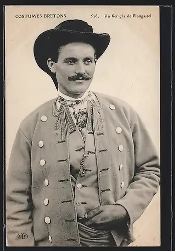 AK Costumes Bretons, Un fier gas de Plougastel