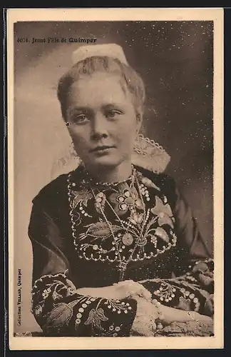 AK Jeune Fille de Quimper, in Volkstracht der Bretagne