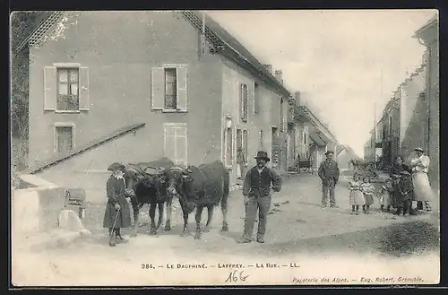 AK Laffrey, La Rue, Strassenpartie