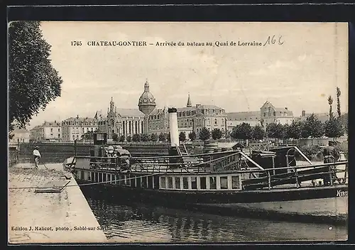 AK Chateau Gontier, Arrivee du bateau au Quai de Lorraine, Binnenschiff beim Ablegen