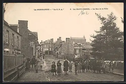 AK La Haye Pesnel, Le Bas de la Ville