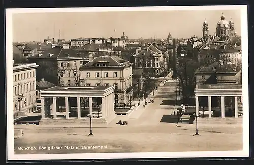 AK München, Königlicher Platz mit Ehrentempel