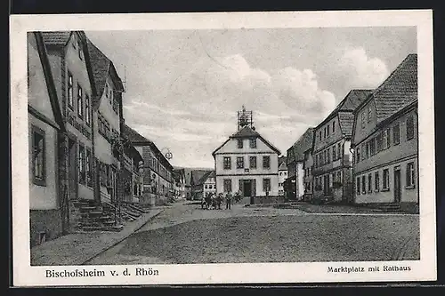 AK Bischofsheim /Rhön, Marktplatz mit Rathaus