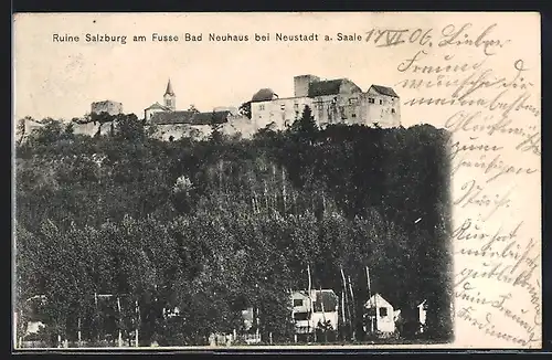 AK Bad Neuhaus bei Neustadt, Ruine Salzburg über Ortschaft thronend
