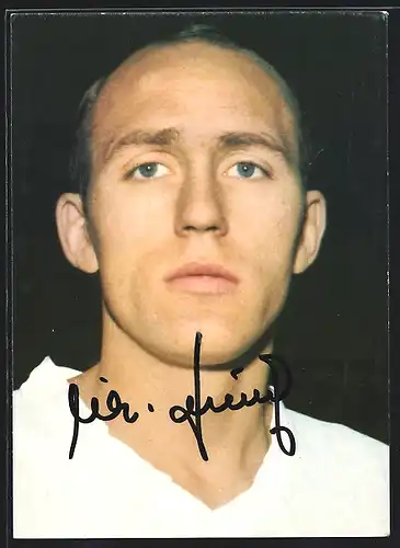 AK Fussballspieler Willi Schulz im Portrait, Bilderserie ARAL-Tankstelle