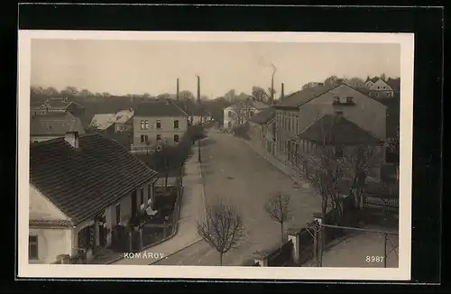 AK Komárov, Strassenpartie aus der Vogelschau