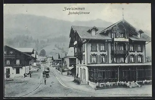 AK Zweisimmen, Bahnhofstrasse mit Hotel De la Gare