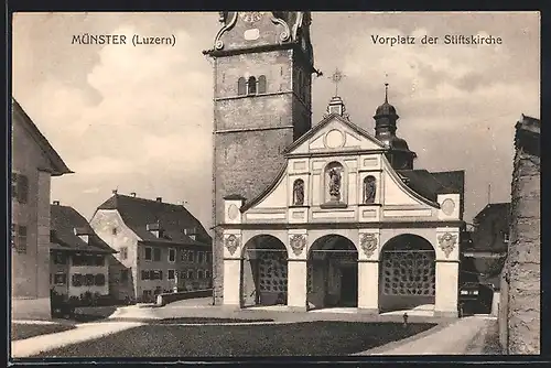 AK Münster / LU, Vorplatz der Stiftskirche