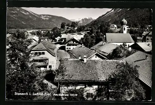 AK Stanzach i. Lechtal / Tirol, Ortsansicht aus der Vogelschau