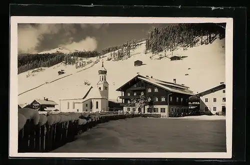 AK Gerlos / Zillertal, Ortspartie mit Kirche und Gasthof Gaspingerhof