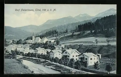 AK Fieberbrunn, Dorf vor Bergkulisse